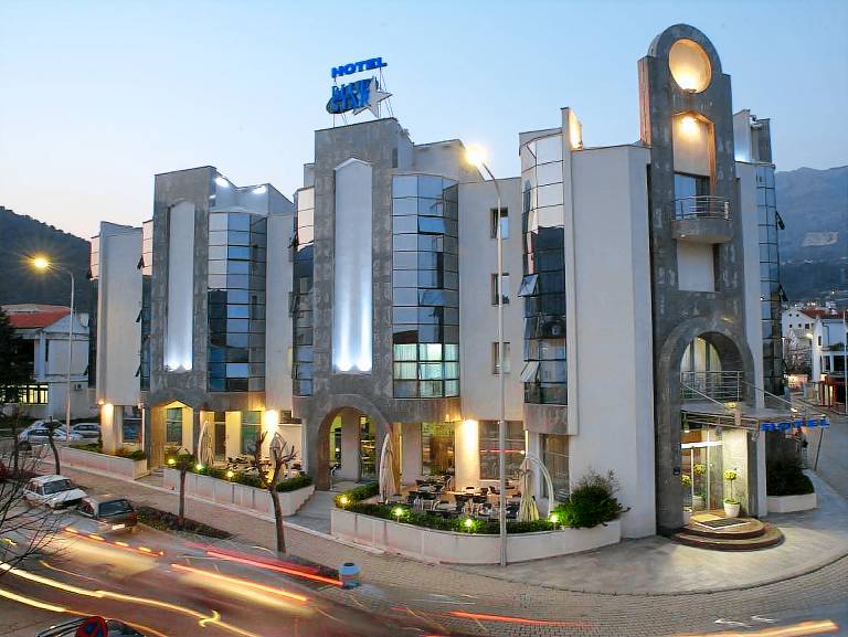 Blue Star Hotel in Budva