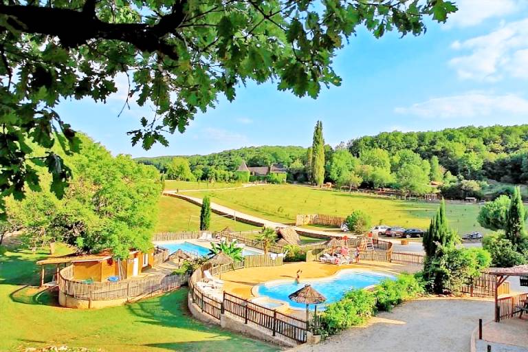 Vacation home with pool & BBQ in Gaillard