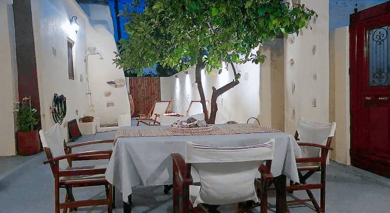 House with barbecue, yard & terrace — photo 4