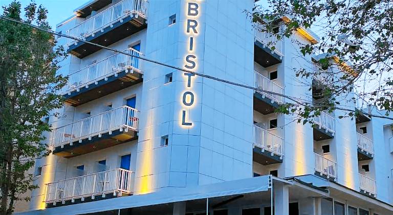 Hotel Bristol - a 30 mt dalla spiaggia in Cattolica