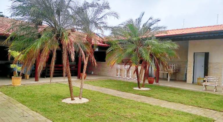 House with pool — photo 3