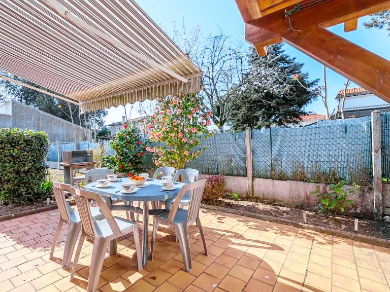 Fully equipped vacation home with terrace, barbecue & garden | Close to the beach | Pets are welcome — photo 2