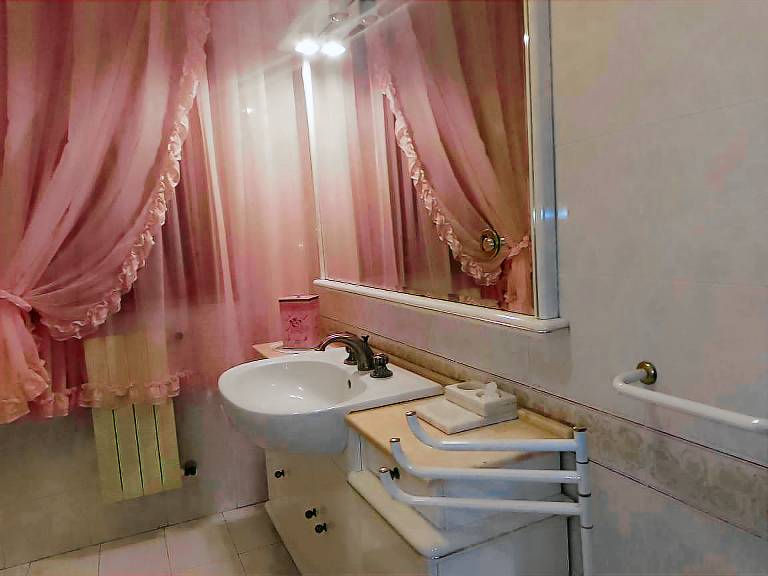Family-friendly villa with patio, BBQ & yard | Panoramic view | Pet-friendly — photo 4