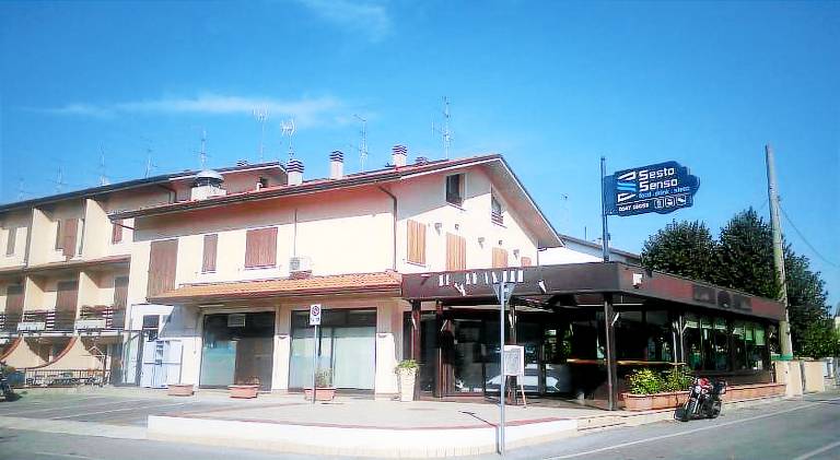 SESTOSENSO FOOD DRINK SLEEP RISTORANTE PIZZERIA ALLOGGI in Forlì