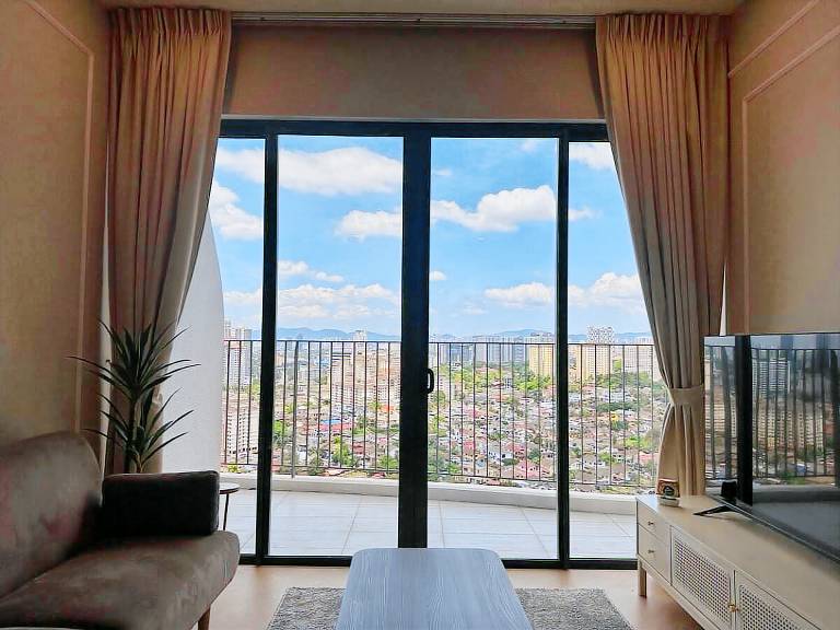 Apartment with pool — photo 4