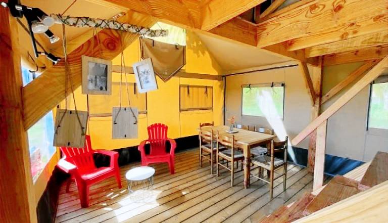 Tent with pool, BBQ & patio — photo 5