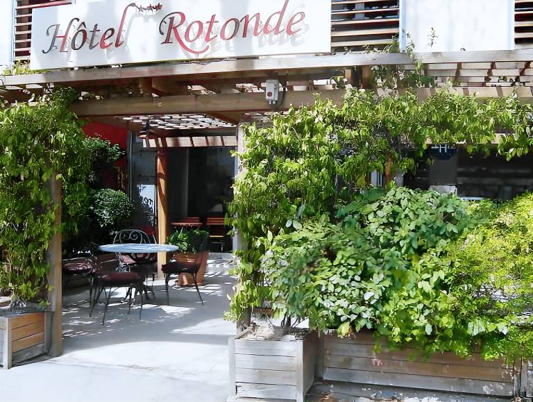 Hotel Rotonde Aix-en-Provence centre in Meyreuil