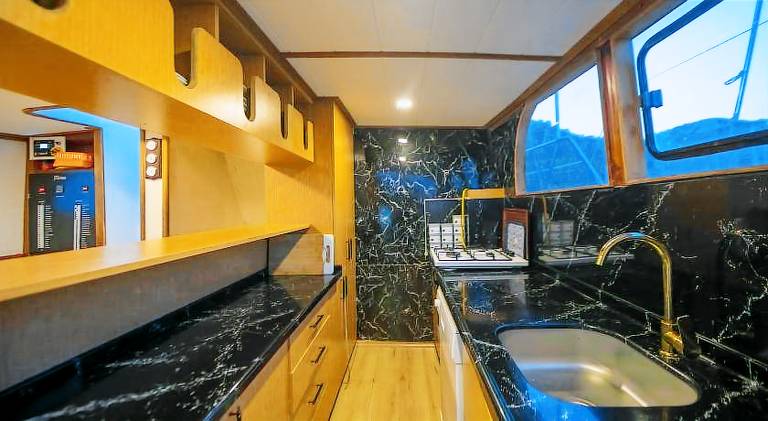 Nice boat with BBQ & terrace | Pet-friendly — photo 5