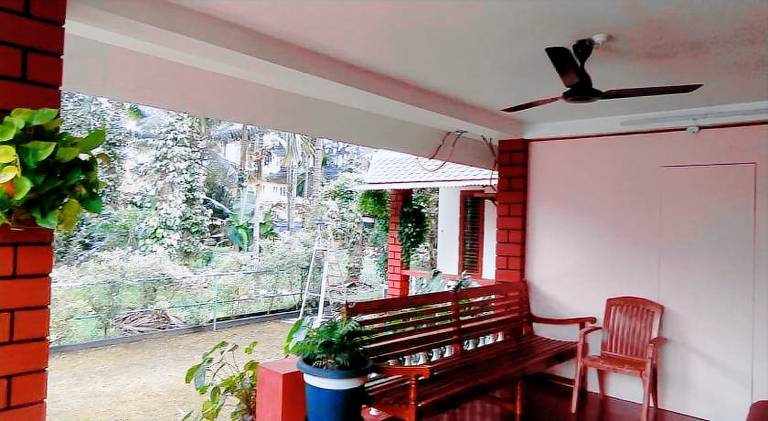 Wonderful bungalow with patio & garden | Suitable for remote work | Pet-friendly — photo 4