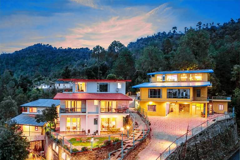 Adrushya Estates Luxury Suites - Mukteshwar in Dhari