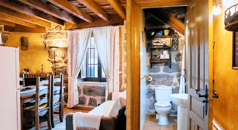 Fully equipped house with barbecue, patio & heated pool | Pet-friendly — photo 2
