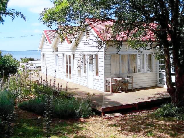 Cottage Rhyll