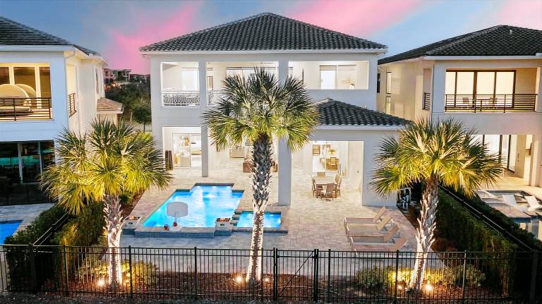 House  Four Corners