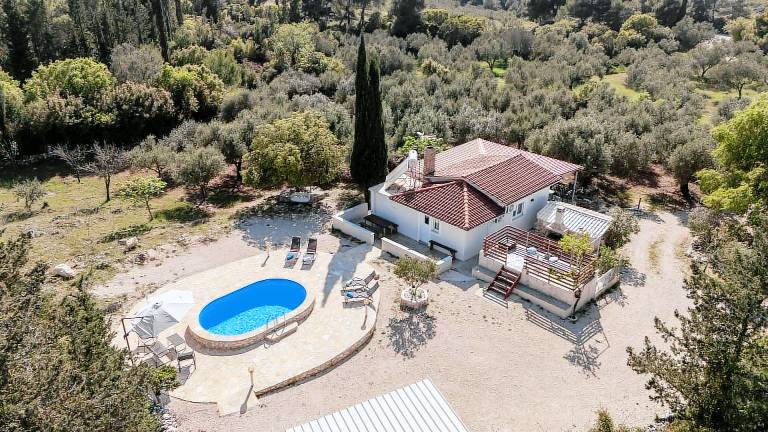 Green Oak Villa