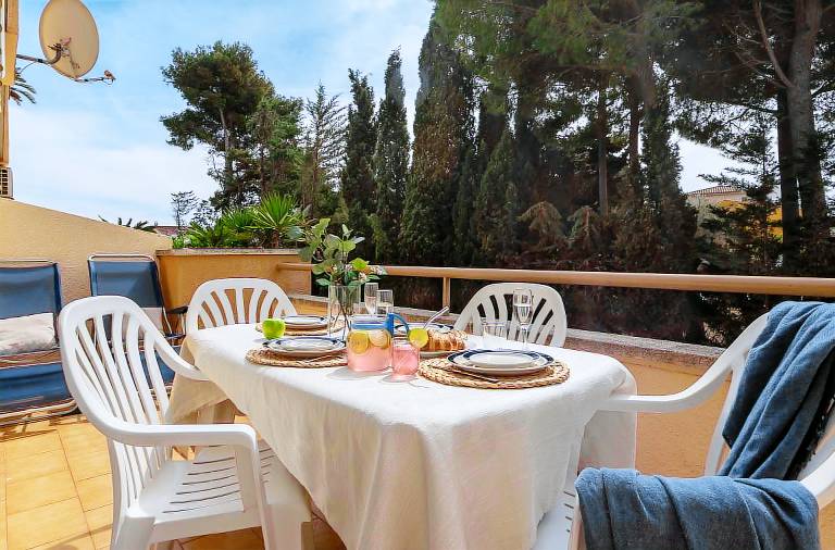 Wonderful rental apartment with pool, barbeque & garden | Close to the beach | Pets allowed — photo 4