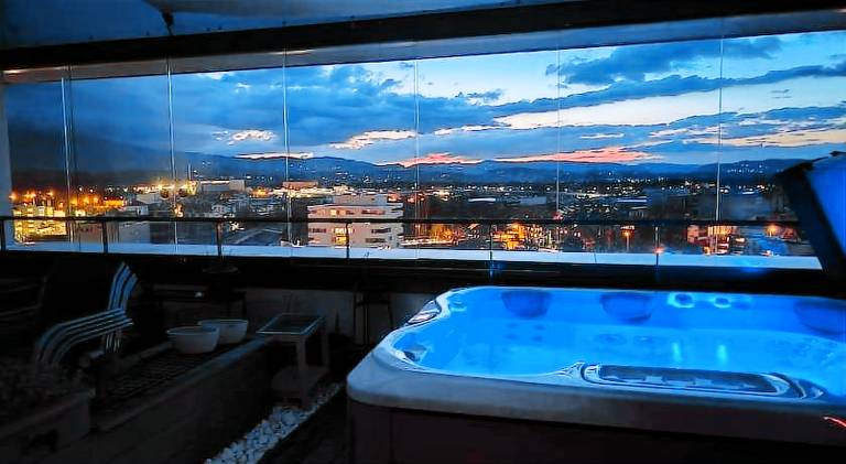Wonderful holiday apartment with jacuzzi | Dogs allowed in Hilterfingen
