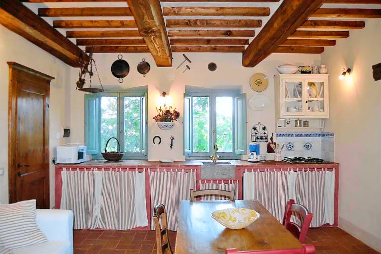 Cottage with barbeque, private pool & yard | Nature view — photo 3