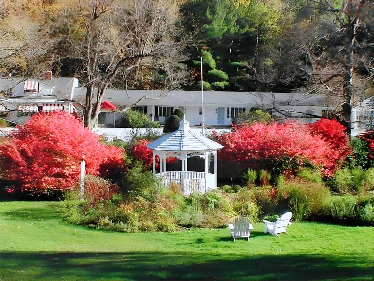 The 1896 House Country Inn - Brookside & Pondside in Williamstown, MA