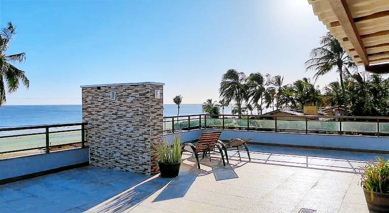 Rental apartment with patio — photo 3