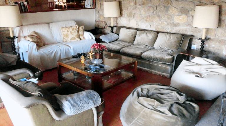 Cottage Sleeps 12 with Pool and Parking — photo 4