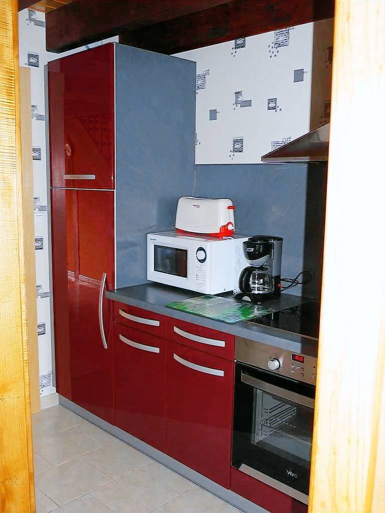 Holiday apartment with terrace, barbecue & yard | City view — photo 5