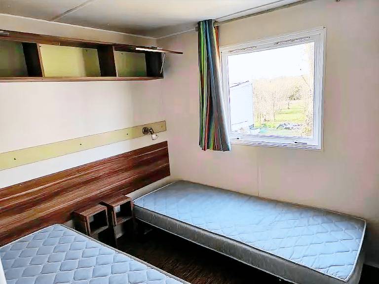 Camping with 4 views - Mobil-home Aqua 3 rooms 4 people Air-conditioned Terrace Semi-Cover TV — photo 4