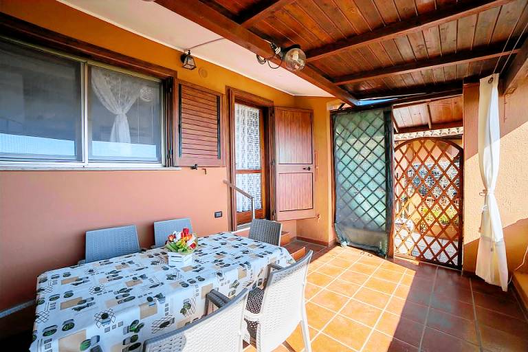 Villa with patio & yard | Beach view — photo 4