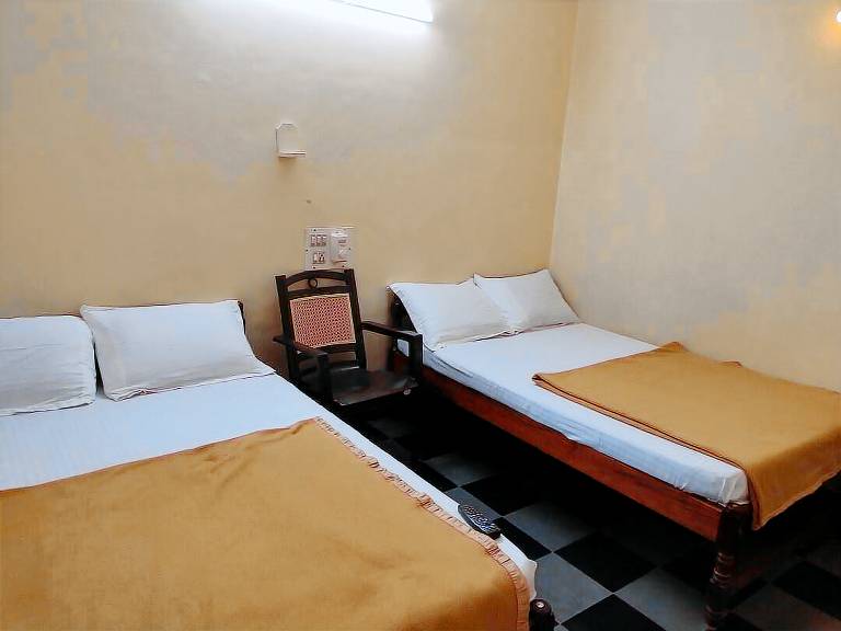 Padmashree lodge — photo 4