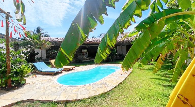 Villa with pool — photo 4