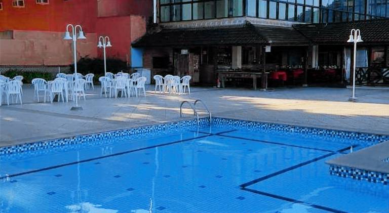 Apartment with pool — photo 3