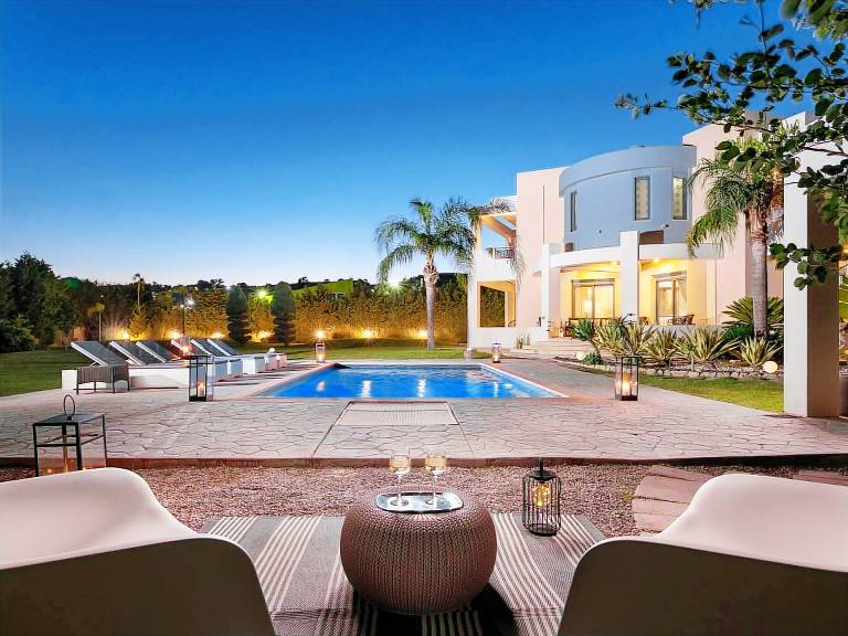 Ferienhaus mit Pool in Afandou, Rhodos f&uuml;r max. 10 Personen