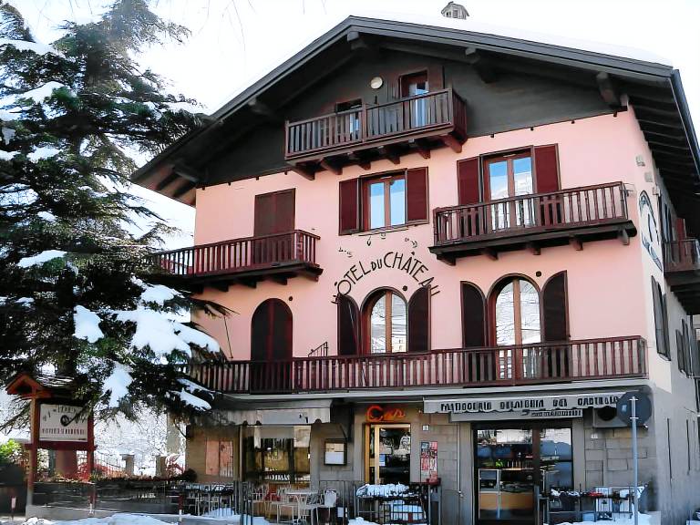 Hotel Residence Chateau in Jovencan