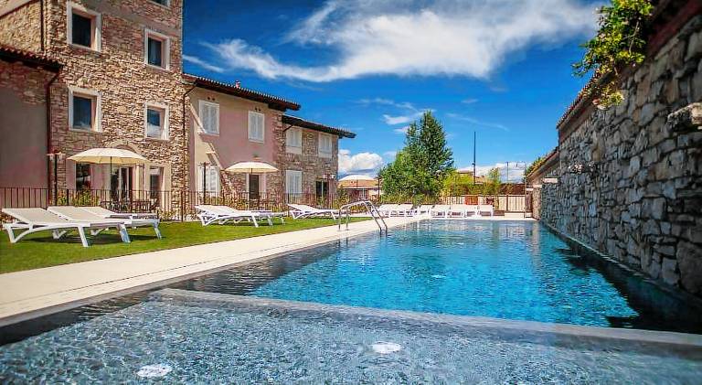 Wonderful holiday apartment with yard, terrace & private pool | Close to the beach | Pets are welcome — photo 3