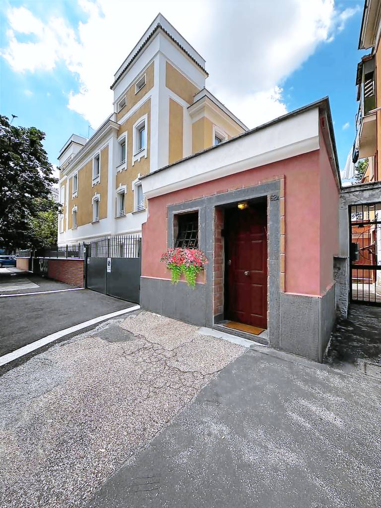 Holiday apartment with 2 rooms for 3 persons in Rome