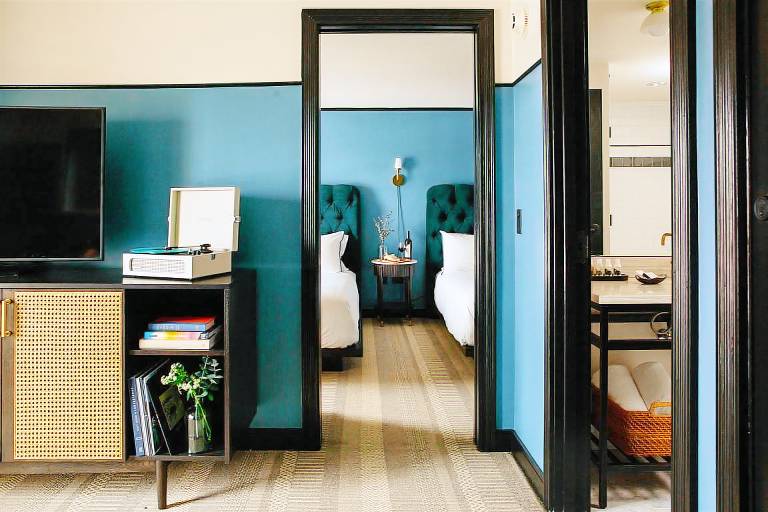 Socialite Premier One Bedroom Two King Suite