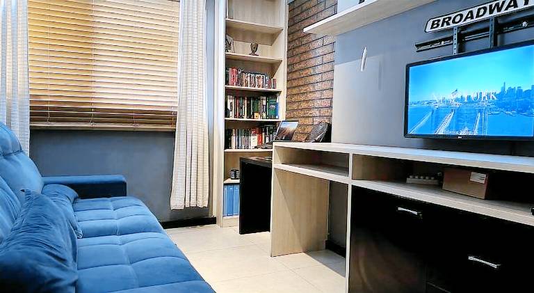 Apartment with pool — photo 2