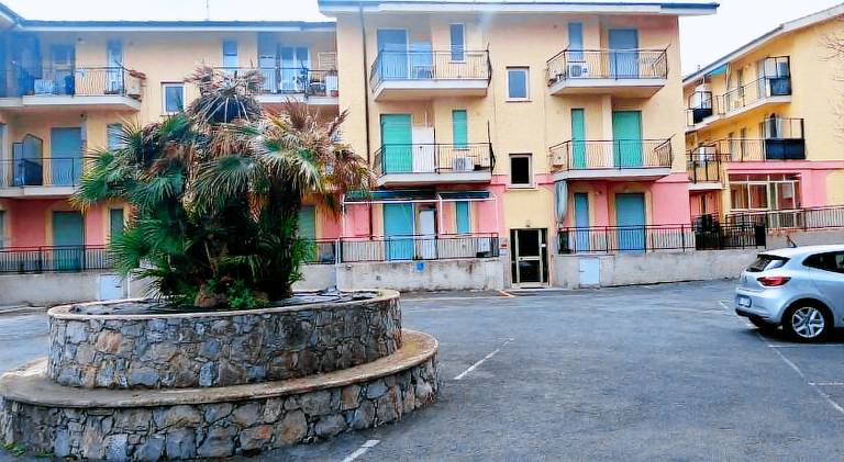 Holiday apartment with pool — photo 4