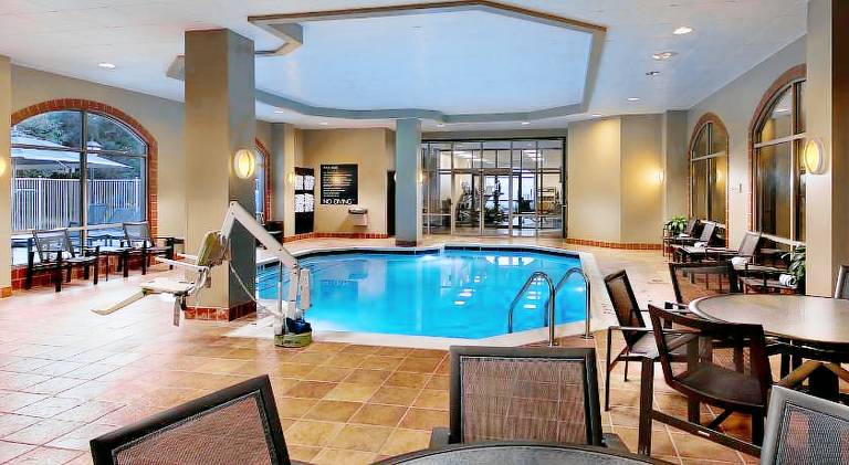 Embassy Suites by Hilton Dulles Airport — photo 5