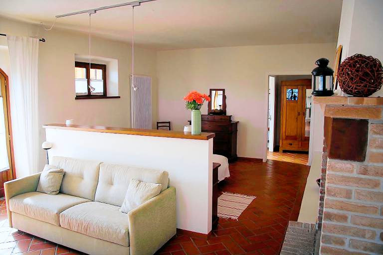 Holiday apartment with garden, pool & patio — photo 5