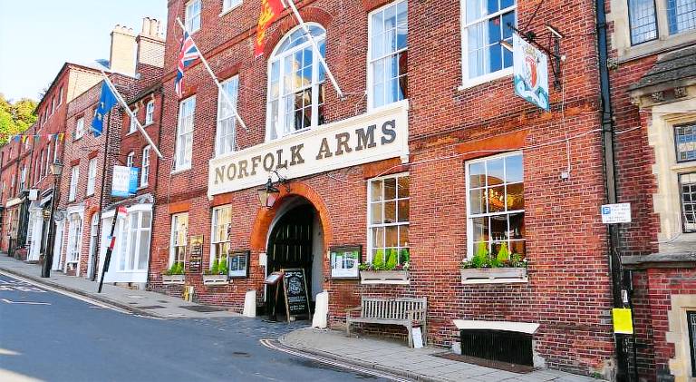 Norfolk Arms Hotel — photo 2