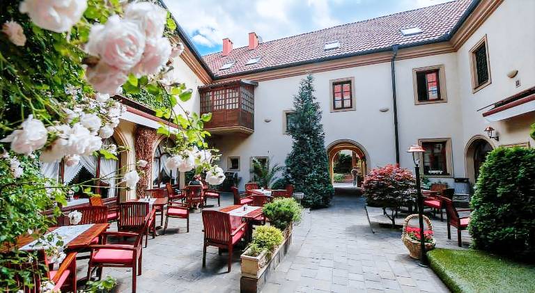 Hotel Octarna - Free On-site Parking — photo 4