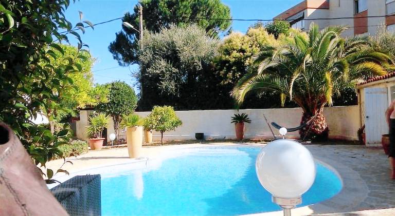 Villa with barbecue, yard & pool in Valbonne