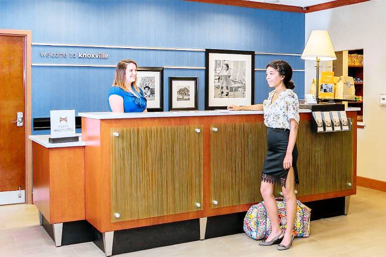 Hampton Inn & Suites Knoxville-Downtown — photo 4