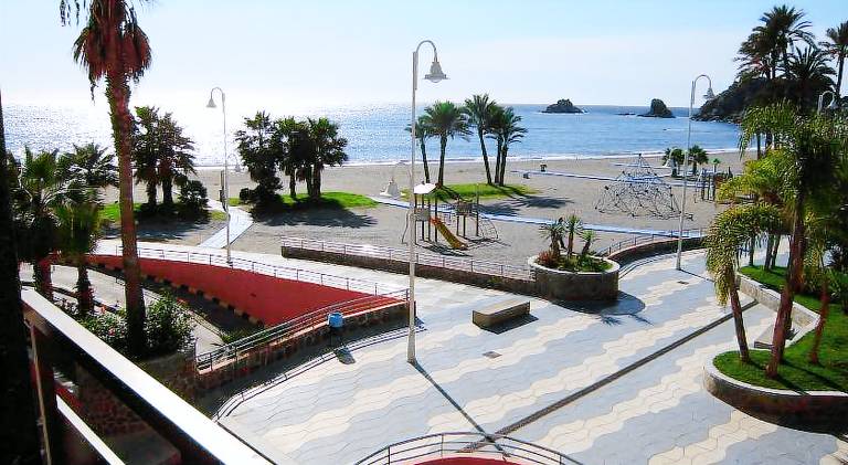 Holiday apartment | Beach nearby | Pet-friendly in Almunecar