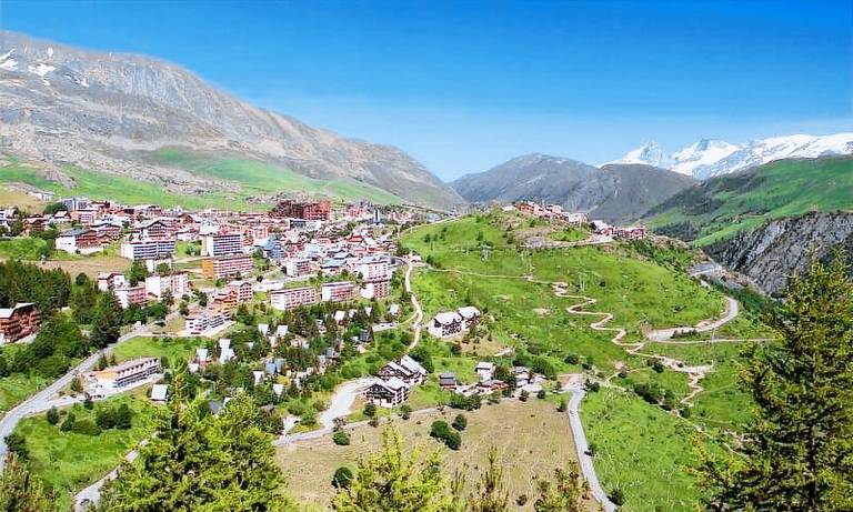 100m from shops, balcony, tv, 20m², Alpe d'Huez in Huez
