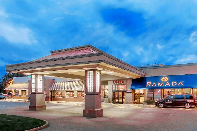 Ramada Hotel & Conference Center by Wyndham Kelowna