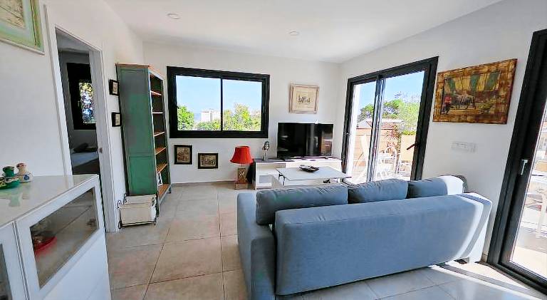 Holiday apartment with pool — photo 2