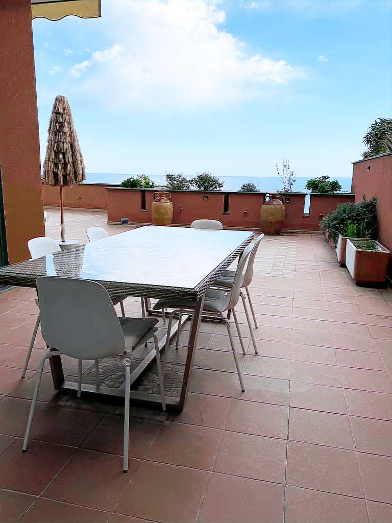 Family-friendly house with barbeque & terrace | Water view | Pet-friendly — photo 2