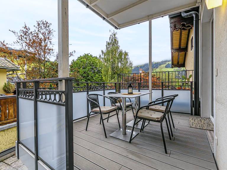 Apartment with patio & pool | Mountain view — photo 5