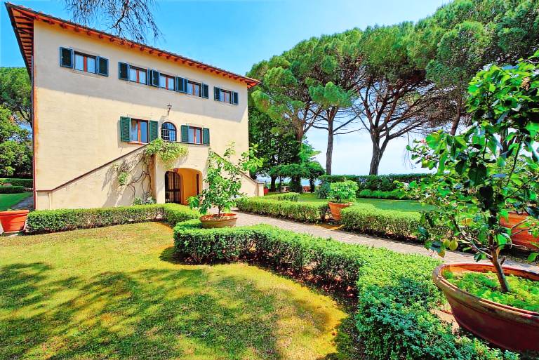 Villa Montecatini Val di Cecina